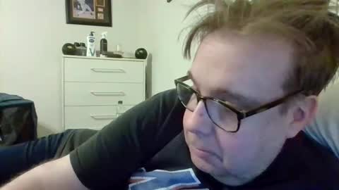 Snapshot of garyg930 chatting on April 28, 2026, 5:01 am Gary online show from April 28, 2026, 5:01 am