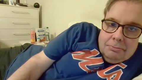 Snapshot of garyg930 chatting on May 4, 2026, 12:06 am Gary online show from May 4, 2026, 12:06 am