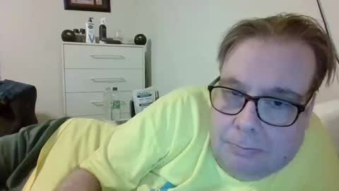 Snapshot of garyg930 chatting on May 10, 2026, 11:43 pm Gary online show from May 10, 2026, 11:43 pm