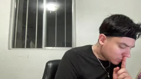 Snapshot of garypinepineapple chatting on April 23, 2026, 7:09 am garypinepineapple online show from April 23, 2026, 7:09 am