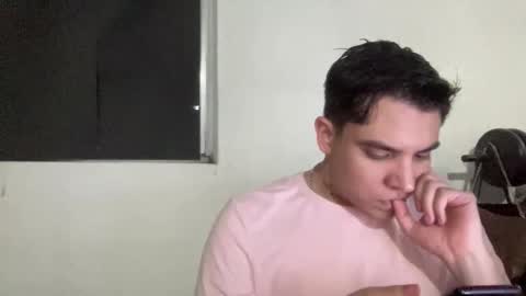 Snapshot of garypinepineapple chatting on June 7, 2026, 2:27 am garypinepineapple online show from June 7, 2026, 2:27 am