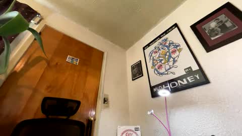 marvin pumpt online show from December 3, 2025, 6:39 pm