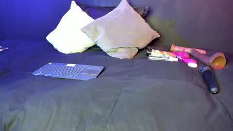  Usagi  online show from September 16, 2025, 7:26 pm