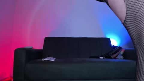  Usagi  online show from November 27, 2025, 1:40 am