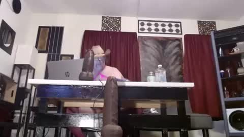 gatewaylaptop2019 online show from May 6, 2026, 11:10 pm
