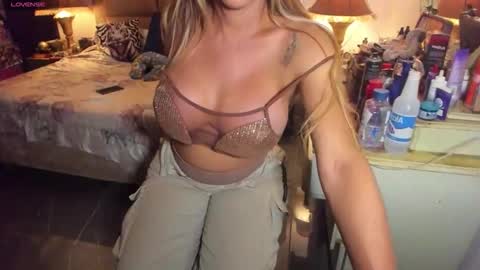 melanny villa online show from April 9, 2026, 2:55 am