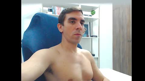 gatosarado23 online show from September 22, 2025, 4:25 am