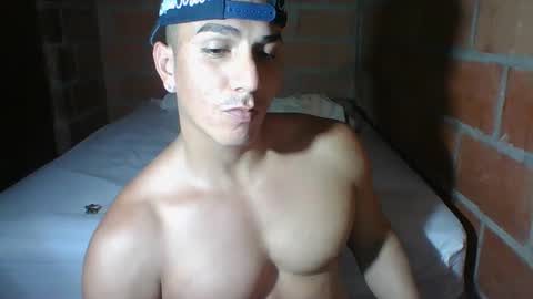 gattitosexy_95 online show from September 30, 2025, 5:01 am