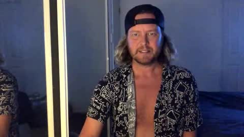 gcsurfer81 online show from December 5, 2025, 9:29 am