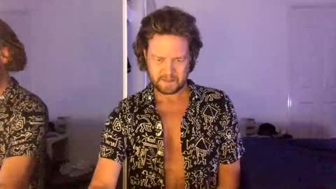 gcsurfer81 online show from April 14, 2026, 8:53 am