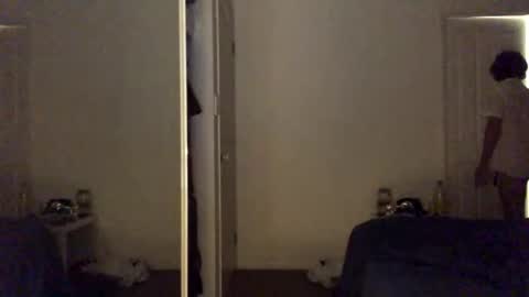 gcsurfer81 online show from April 22, 2026, 7:55 am