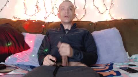 G online show from November 21, 2025, 3:11 pm