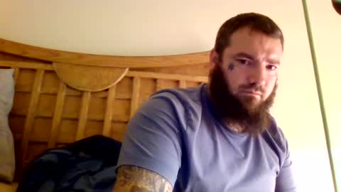 Snapshot of geez_louis chatting on June 23, 2026, 9:35 pm geez_louis online show from June 23, 2026, 9:35 pm