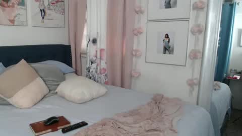 The Empress online show from September 30, 2025, 10:59 pm