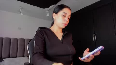 gemmabrown_ online show from April 20, 2026, 1:03 pm