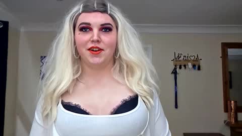 gemmaquinzel online show from November 24, 2025, 2:39 pm