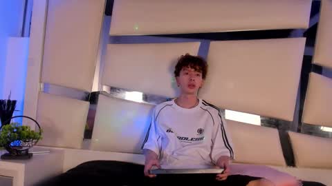 Genesis online show from November 21, 2025, 4:44 am