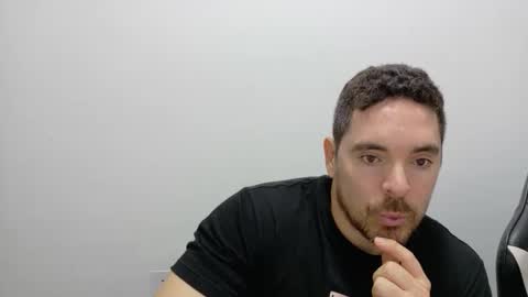 Snapshot of genesis_wb chatting on November 5, 2025, 10:32 pm genesis_wb online show from November 5, 2025, 10:32 pm