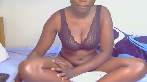 Luciana online show from October 31, 2025, 6:47 am