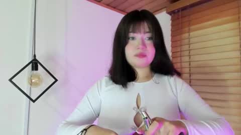 Snapshot of gennesis_love chatting on December 17, 2025, 3:34 am Sofia online show from December 17, 2025, 3:34 am