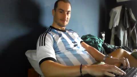 Genaro online show from June 3, 2026, 1:57 pm