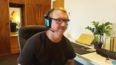 Gentleman online show from April 6, 2026, 12:28 pm