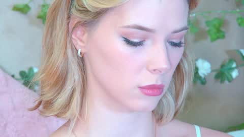 GentleRossi online show from April 9, 2026, 4:23 pm