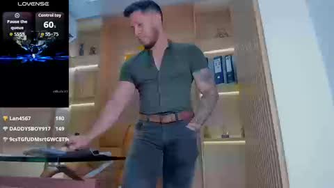 Snapshot of george_diesell_ chatting on September 21, 2025, 12:12 am George online show from September 21, 2025, 12:12 am