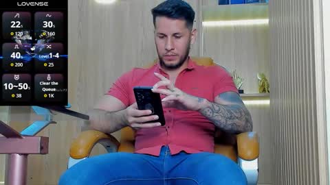 Snapshot of george_diesell_ chatting on October 17, 2025, 10:01 pm George online show from October 17, 2025, 10:01 pm