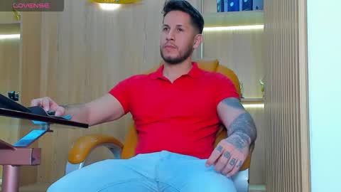 Snapshot of george_diesell_ chatting on November 2, 2025, 8:44 pm George online show from November 2, 2025, 8:44 pm