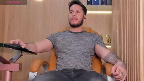 Snapshot of george_diesell_ chatting on November 9, 2025, 8:18 pm George online show from November 9, 2025, 8:18 pm