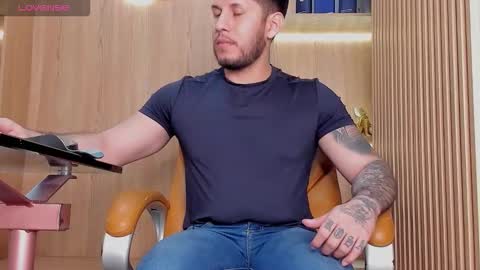 Snapshot of george_diesell_ chatting on November 14, 2025, 10:29 pm George online show from November 14, 2025, 10:29 pm