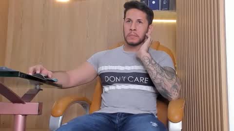 Snapshot of george_diesell_ chatting on November 20, 2025, 9:03 pm George online show from November 20, 2025, 9:03 pm