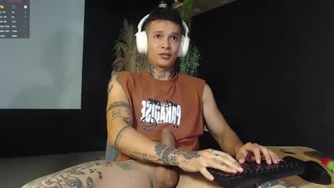 independent model online show from March 2, 2025, 2:41 am