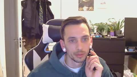 georgek0011 online show from March 5, 2026, 2:51 am