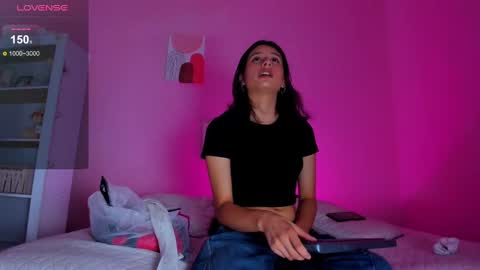 GEORGINA FERRI online show from September 26, 2025, 5:17 pm