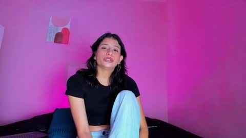 GEORGINA FERRI online show from December 3, 2025, 5:22 pm