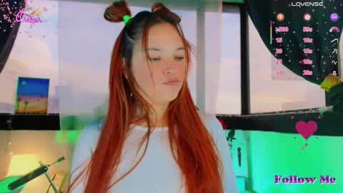 georgina_moschino online show from April 22, 2026, 10:33 pm