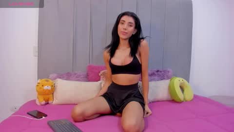 GEORGINA online show from November 24, 2025, 3:50 am