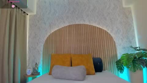 Kendal  online show from October 11, 2025, 2:59 pm