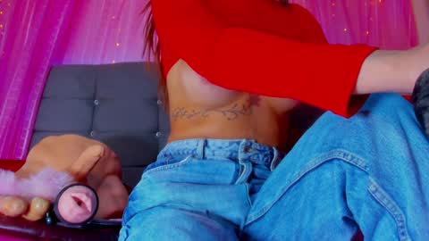 geraldinesuaan online show from December 11, 2024, 10:14 am