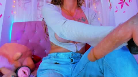 geraldinesuaan online show from January 25, 2025, 1:30 pm