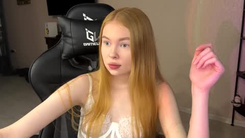 Amelia online show from December 1, 2025, 5:12 am