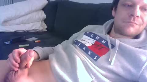 Snapshot of german33bi chatting on February 2, 2025, 2:17 am German33FFM1 online show from February 2, 2025, 2:17 am