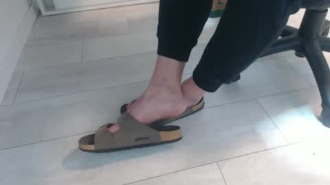 GermanSoleBro online show from February 18, 2026, 7:48 am