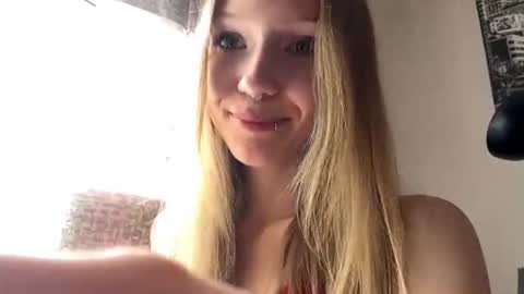 Snapshot of gertrudeuran chatting on July 15, 2026, 4:40 am Sophie online show from July 15, 2026, 4:40 am