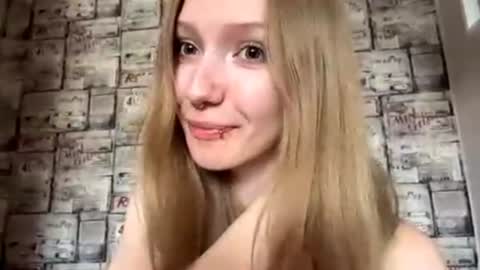 Snapshot of gertrudeuran chatting on July 17, 2026, 4:52 am Sophie online show from July 17, 2026, 4:52 am