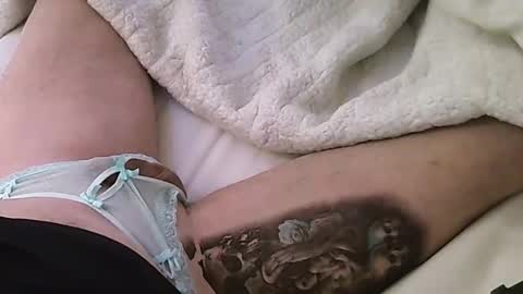 Luscious online show from December 17, 2024, 5:04 pm