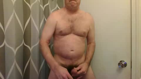 gguyfrofunn_2 online show from January 10, 2025, 1:09 pm