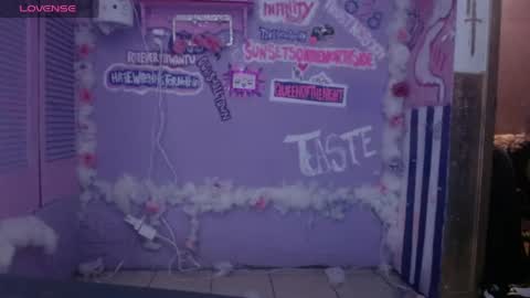 ghxstface23 online show from April 23, 2026, 6:25 am